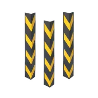 Černo-žlutá gumová ochrana rohů zdí, stěn FLOMA WP93 - délka 80 cm, šířka 10 x 10 cm, tloušťka 1 cm