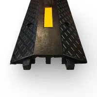 Černo-žlutý gumový kabelový most (2x30x30) FLOMA - délka 100 cm, šířka 22 cm, výška 4,5 cm