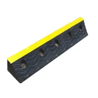 Černo-žlutý gumový parkovací doraz FLOMA WS13 - délka 100 cm, šířka 18 cm, výška 15 cm