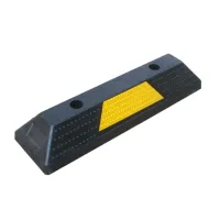 Černo-žlutý gumový parkovací doraz FLOMA WS29 - délka 54 cm, šířka 15 cm, výška 10 cm