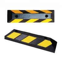 Černo-žlutý gumový parkovací doraz FLOMA WS31 - délka 56 cm, šířka 16 cm, výška 10 cm