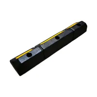 Černo-žlutý gumový parkovací reflexní doraz FLOMA - délka 57 cm, šířka 11,5 cm, výška 8 cm