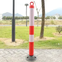 Červený plastový (PE) reflexní sloupek FLOMA BPD93 - průměr 10 cm, výška 120 cm