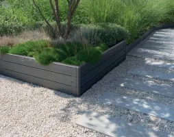 Hnědý plastový vyvýšený stohovatelný záhon GH14 - délka 75,6 cm, šířka 75,6 cm, výška 25 cm