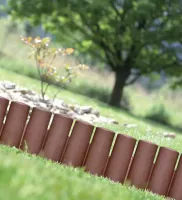Hnědý plastový zahradní obrubník GC35 - délka 235 cm, výška 25 cm