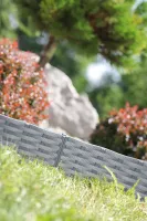 Šedý plastový zahradní obrubník GC85 - délka 390 cm, výška 18,6 cm