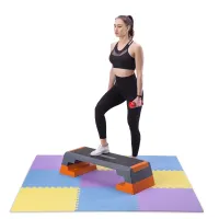 Různobarevná pěnová puzzle podložka (9 ks) ONE FITNESS - délka 180 cm, šířka 180 cm, výška 1 cm