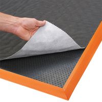 Černo-oranžová protiúnavová sorpční rohož (metráž) Sorb Stance - délka 1 cm, šířka 91 cm, výška 2,1 cm F