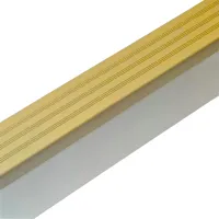 Béžová plastová (PVC) protiskluzová schodová hrana F816 - délka 150 cm, šířka 8,2 cm, výška 4,5 cm