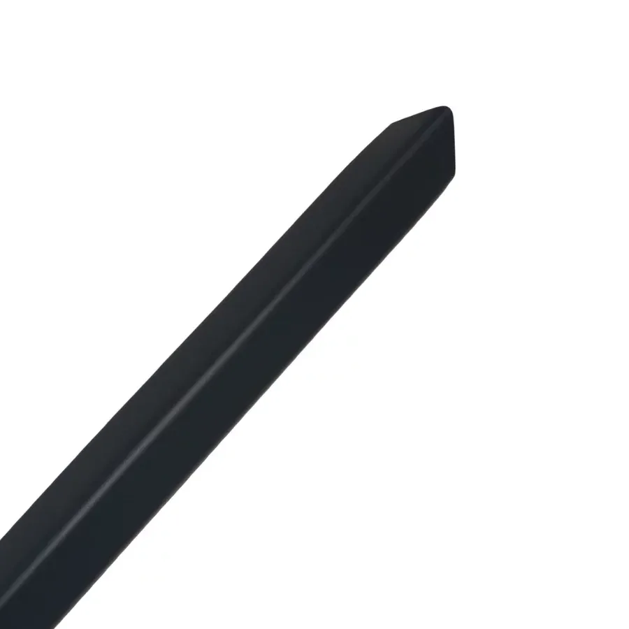 Černá ocelová ochrana rohů zdí, stěn bez otvorů pro šrouby, k nalepení CP10 - délka 150 cm, šířka 4 x 4 cm, tloušťka 0,1 cm