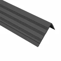 Černá plastová (PVC) protiskluzová schodová hrana F600 - délka 250 cm, šířka 8,2 cm, výška 4,5 cm