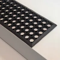 Gumová schodová rohož FLOMA HoneyStep - délka 25 cm, šířka 75 cm, výška 1,6 cm