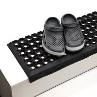 Gumová schodová rohož FLOMA HoneyStep Flap - délka 25 cm, šířka 75 cm, výška 1,6 cm