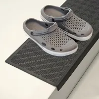 Gumový nášlap na schody FLOMA Labyrinth - délka 25 cm, šířka 75 cm, výška 0,5 cm