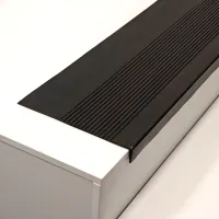 Gumový nášlap na schody FLOMA ST50 - délka 32 cm, šířka 150 cm, výška 0,4 cm