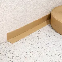 Hnědá plastová (PVC) soklová lišta F852 - délka 40 m, šířka 3 cm, výška 3 cm
