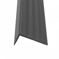 Šedá plastová (PVC) protiskluzová schodová hrana F280 - délka 150 cm, šířka 8,2 cm, výška 4,5 cm