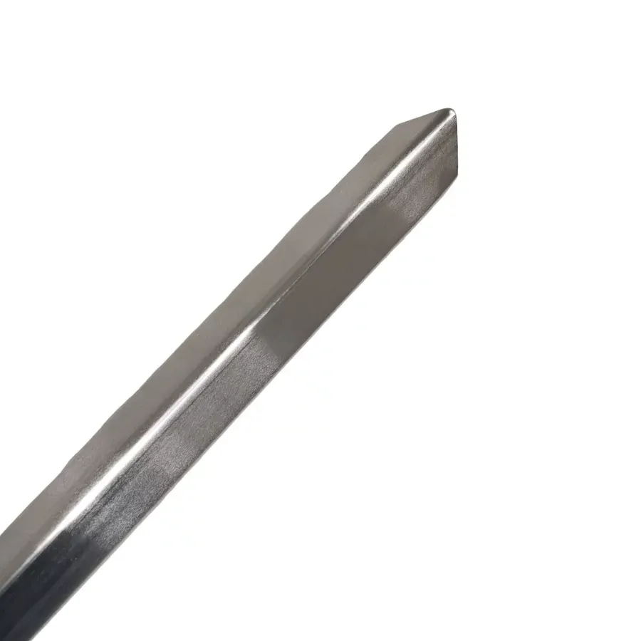 Stříbrná hliníková ochrana rohů zdí, stěn bez otvorů pro šrouby, k nalepení CP10 - délka 150 cm, šířka 4 x 4 cm, tloušťka 0,1 cm