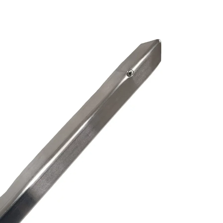 Stříbrná hliníková ochrana rohů zdí, stěn s otvory pro šrouby CP10 - délka 150 cm, šířka 4 x 4 cm, tloušťka 0,1 cm