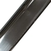 Stříbrná nerezová ochrana rohů zdí, stěn bez otvorů pro šrouby, k nalepení CP10 - délka 150 cm, šířka 4 x 4 cm, tloušťka 0,1 cm