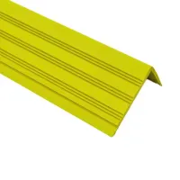 Žlutá plastová (PVC) protiskluzová schodová hrana F421 - délka 150 cm, šířka 8,2 cm, výška 4,5 cm
