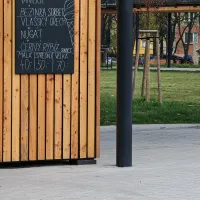 Plastový podkládací blok "0P" FLOMA PC10 - délka 23,8 cm, šířka 23,8 cm, výška 2,6 cm