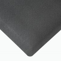 Černá protiúnavová rohož (role) pro svářeče Pebble Trax - délka 22,8 m, šířka 122 cm, výška 1,27 cm F