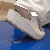 Šedá lepicí dezinfekční antibakteriální dekontaminační rohož FLOMA Antibacterial Sticky Mat - délka 45 cm, šířka 90 cm - 60 listů
