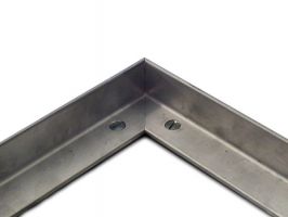 Hliníkový rám pro zapuštění do podlahy a pro vstupní rohože a čisticí zóny 60 x 120 FLOMA - šířka 3 cm, výška 2 cm, tloušťka 0,3 cm