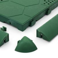 Zelený plastový rohový nájezd pro terasovou dlažbu Linea Easy (plástev) - délka 5,4 cm, šířka 5,4 cm, výška 2,5 cm - 4 ks