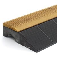 Dřevěný nájezd "samec" pro terasovou dlažbu Linea Combi-Wood - délka 118 cm, šířka 19,5 cm, výška 6,5 cm