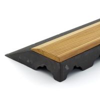 Dřevěný nájezd "samice" pro terasovou dlažbu Linea Combi-Wood - délka 118 cm, šířka 19,5 cm, výška 6,5 cm
