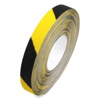 Černo-žlutá korundová protiskluzová páska FLOMA Super Hazard - 18,3 x 2,5 cm tloušťka 1 mm