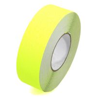 Žlutá korundová fluorescenční protiskluzová páska FLOMA Standard - 18,3 x 5 cm tloušťka 0,7 mm
