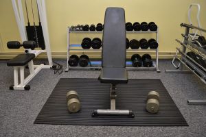 Černá rohož do fitness centra, posilovny - délka 180 cm, šířka 120 cm, výška 1,2 cm