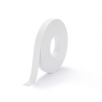 Bílá plastová voděodolná protiskluzová páska FLOMA Super Resilient - 18,3 m x 2,5 cm a tloušťka 1,3 mm