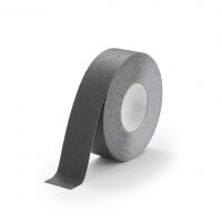 Černá korundová chemicky odolná protiskluzová páska FLOMA Standard Chemical Resistant - 18,3 m x 5 cm a tloušťka 0,7 mm