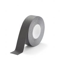 Černá plastová voděodolná protiskluzová páska FLOMA Super Resilient - 18,3 m x 2,5 cm a tloušťka 1,3 mm