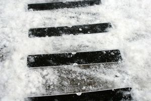 Černá náhradní protiskluzová podlahová páska pro hliníkové nášlapy FLOMA Standard - délka 63,5 cm, šířka 11,5 cm, tloušťka 0,7 mm