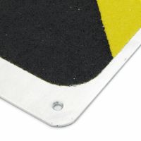 Černo-žlutý hliníkový protiskluzový nášlap na schody FLOMA Hazard BDP - délka 63,5 cm, šířka 11,5 cm, tloušťka 1,6 mm