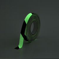 Korundová fotoluminiscenční protiskluzová páska FLOMA Glow in the Dark Hazard - délka 18,3 m, šířka 2,5 cm, tloušťka 1 mm