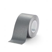 Šedá plastová voděodolná protiskluzová páska FLOMA Aqua-Safe - délka 18,3 m, šířka 10 cm a tloušťka 0,7 mm