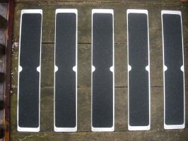 Béžová náhradní protiskluzová páska pro hliníkové nášlapy FLOMA Standard - délka 63,5 cm, šířka 11,5 cm, tloušťka 0,7 mm