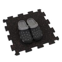 Černo-červená gumová podlahová deska (puzzle - střed) FLOMA FitFlo SF1050 - délka 47,8 cm, šířka 47,8 cm, výška 0,8 cm