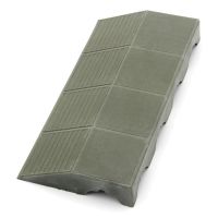 Šedý plastový nájezd "samice" pro terasovou dlažbu Linea Combi - délka 40 cm, šířka 19,5 cm, výška 4,8 cm