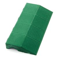 Zelený plastový nájezd "samec" pro terasovou dlažbu Linea Combi - délka 40 cm, šířka 20,5 cm, výška 4,8 cm