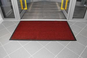 Červená textilní vstupní rohož - délka 90 cm, šířka 150 cm, výška 0,7 cm F