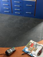 Černá plastová PVC zátěžová puzzle protiúnavová dlažba Tenax (bubbles) - délka 47,5 cm, šířka 47,5 cm, výška 0,8 cm