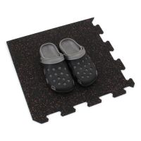 Černo-červená gumová podlahová deska (puzzle - roh) FLOMA IceFlo SF1100 - délka 100 cm, šířka 100 cm, výška 0,8 cm