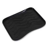 Černý plastový odkapávač na boty FLOMA Waves - 38 x 50 x 1,7 cm